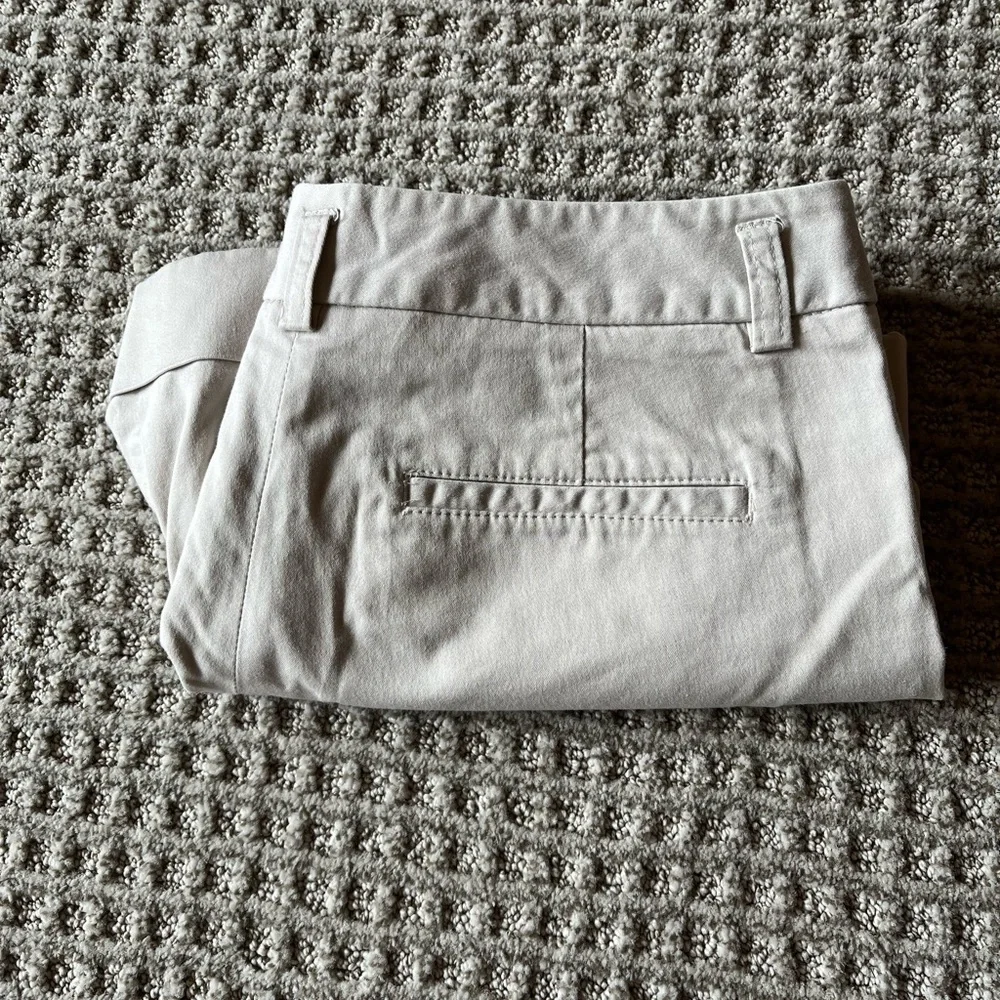 Express Women’s shorts - Picture 3 of 3